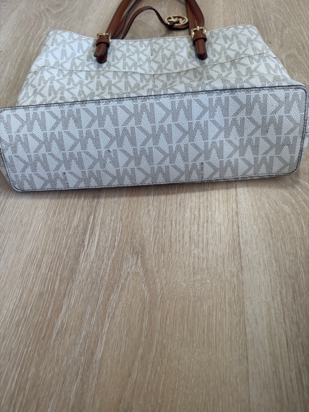Michael Kors Signature MK Tote in Vanilla and Brown - Picture 3 of 8